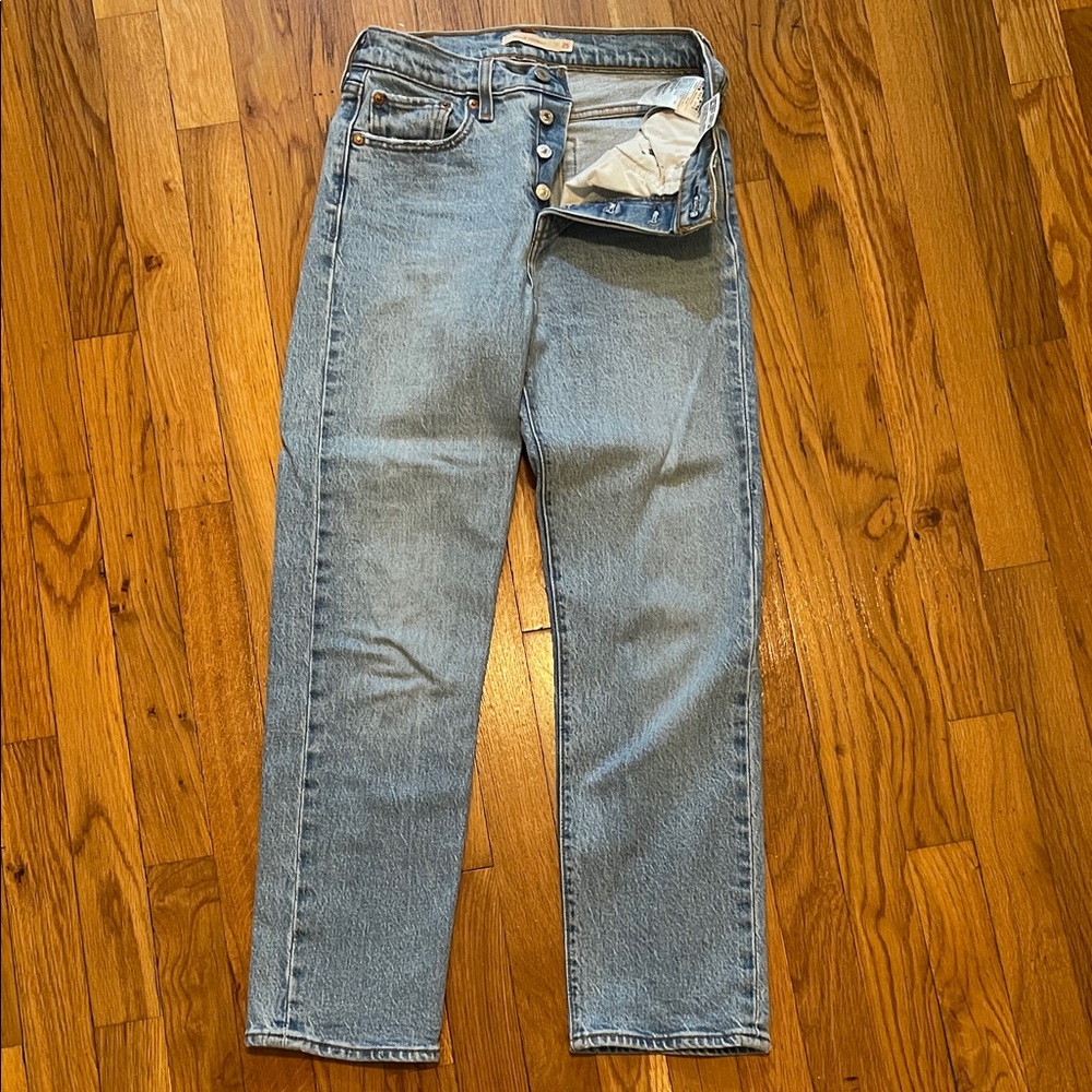 VINTAGE LEVI JEANS